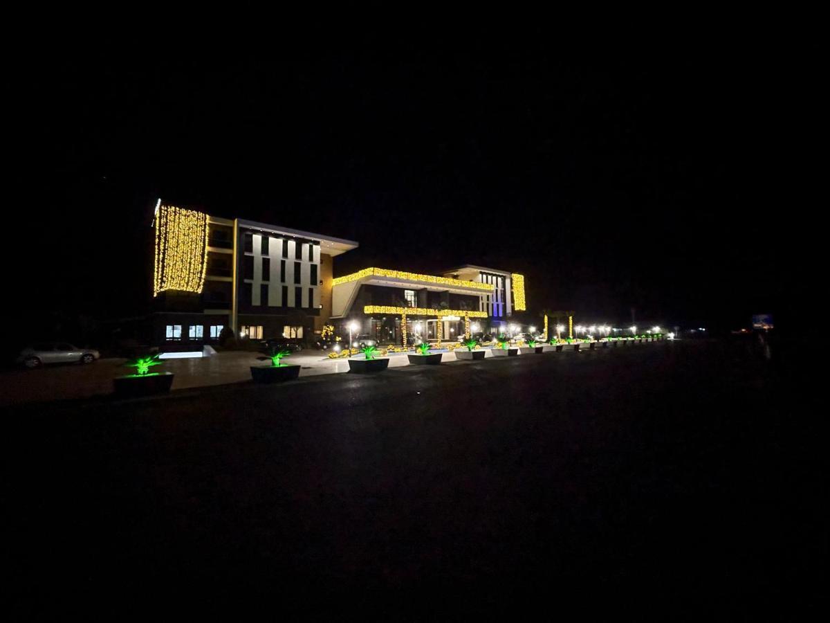 Deluxe Resort And Spa Koplik Exterior photo